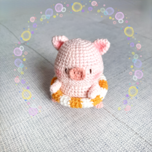 Swimming Pig 游泳小豬